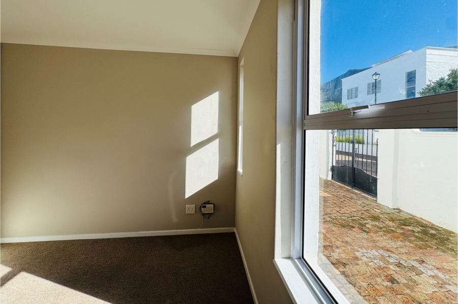 To Let 3 Bedroom Property for Rent in Chanteclair Western Cape